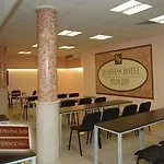 فندق Business - Location