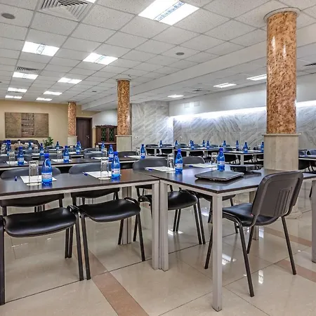 أعمال فندق