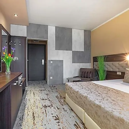 Business - Location 3*